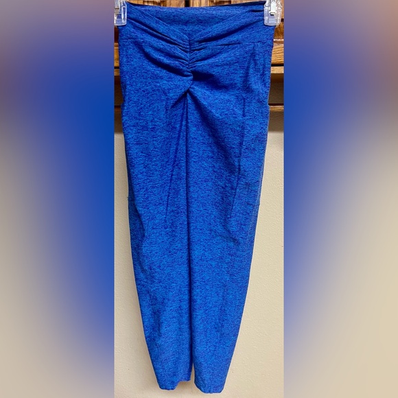 BOMBSHELL SPORTSWEAR V BACK LEGGINGS IN NEON BLUE RAVE! EUC! SOLD OUT ONLINE - Picture 12 of 16